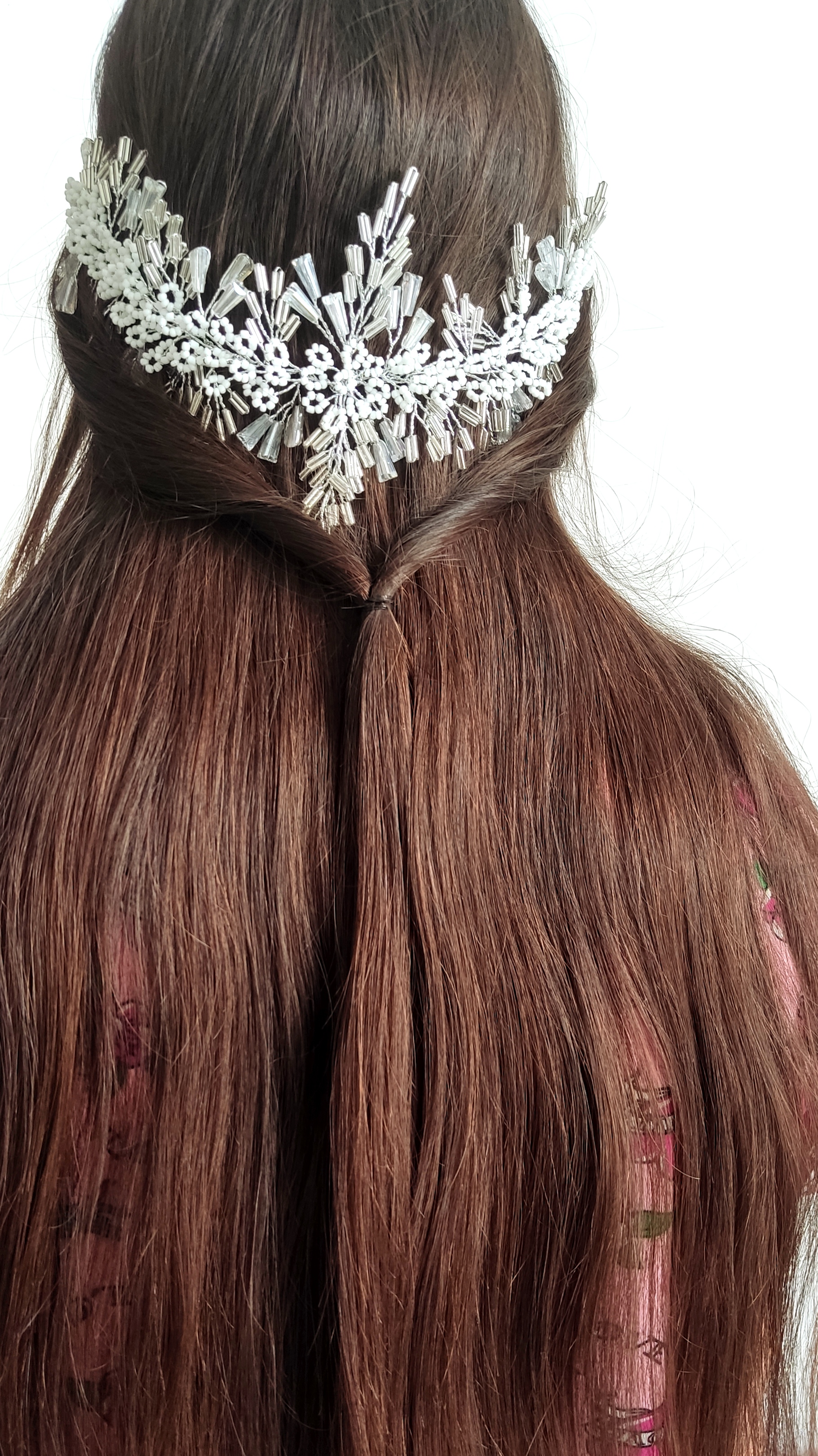 این ریسه پرکار با کریستال، ملیله ومنجوق ساخته شده وخیلی باظرافته