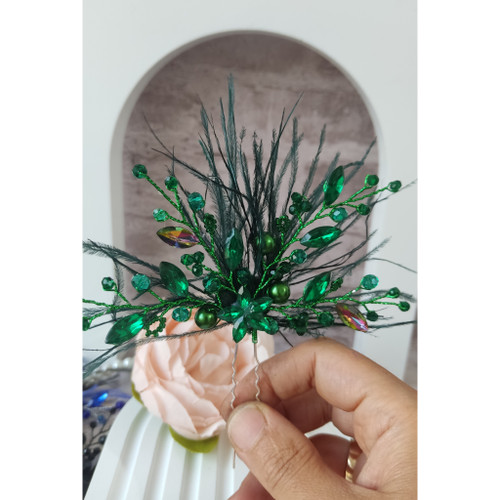 با پر سوزنی مارکیز رزین وکریستال اجرا شده است