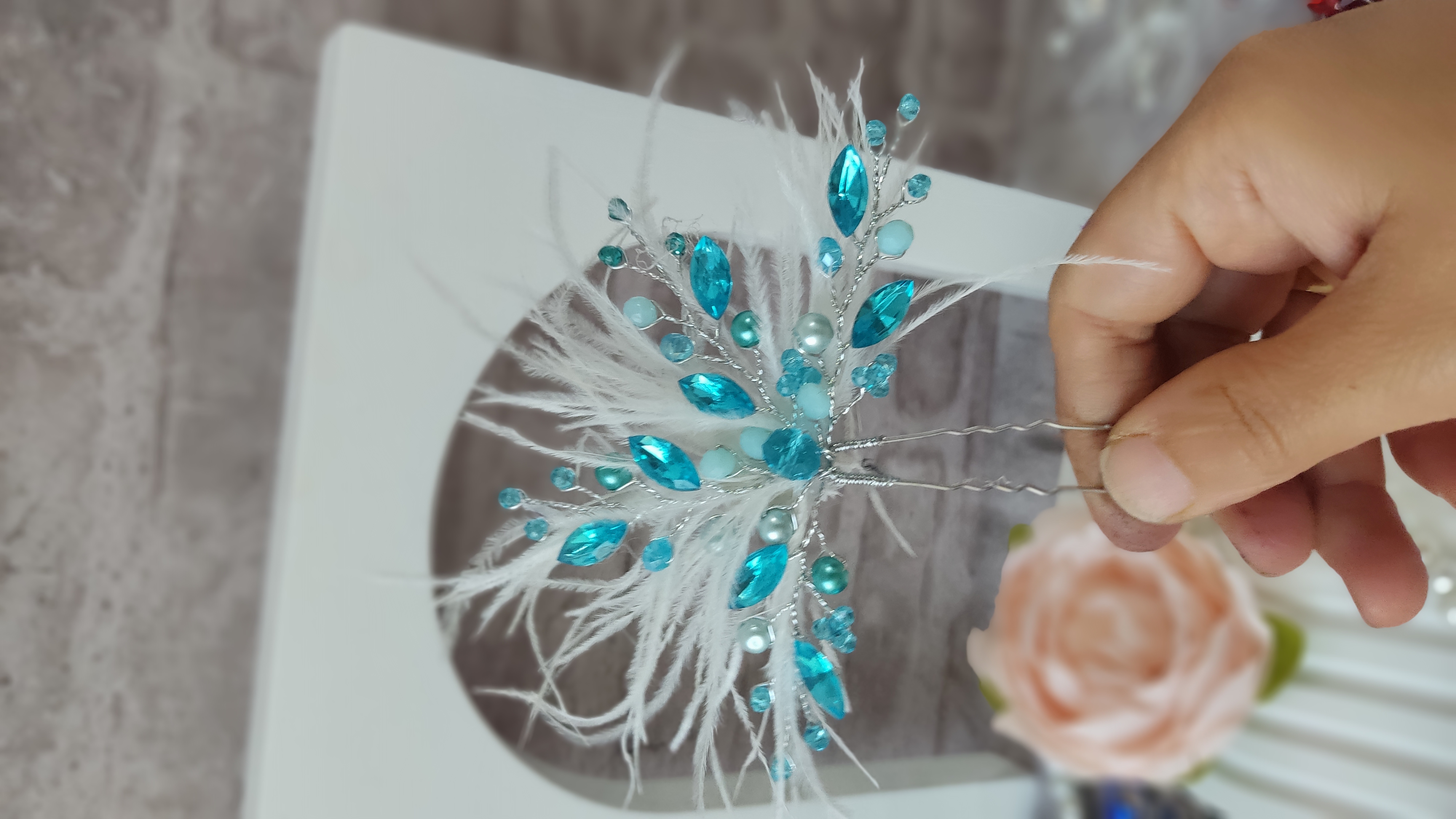 با کرییتال اصل ومارکیز رزین اجرا شده است