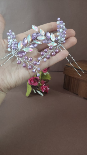 سنجاق بنفش با کریستال اصل و مارکیز شیشه ای اجرا شده